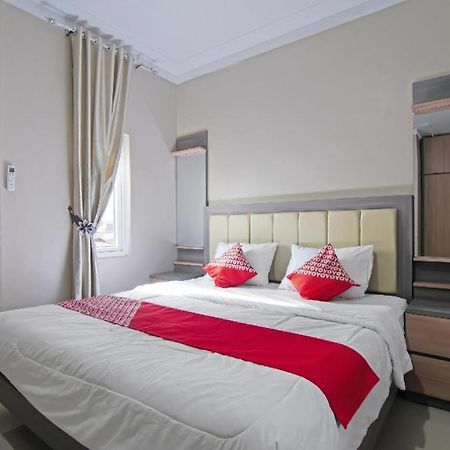 Oyo 91681 Raysa Homestay Pekanbaru Εξωτερικό φωτογραφία