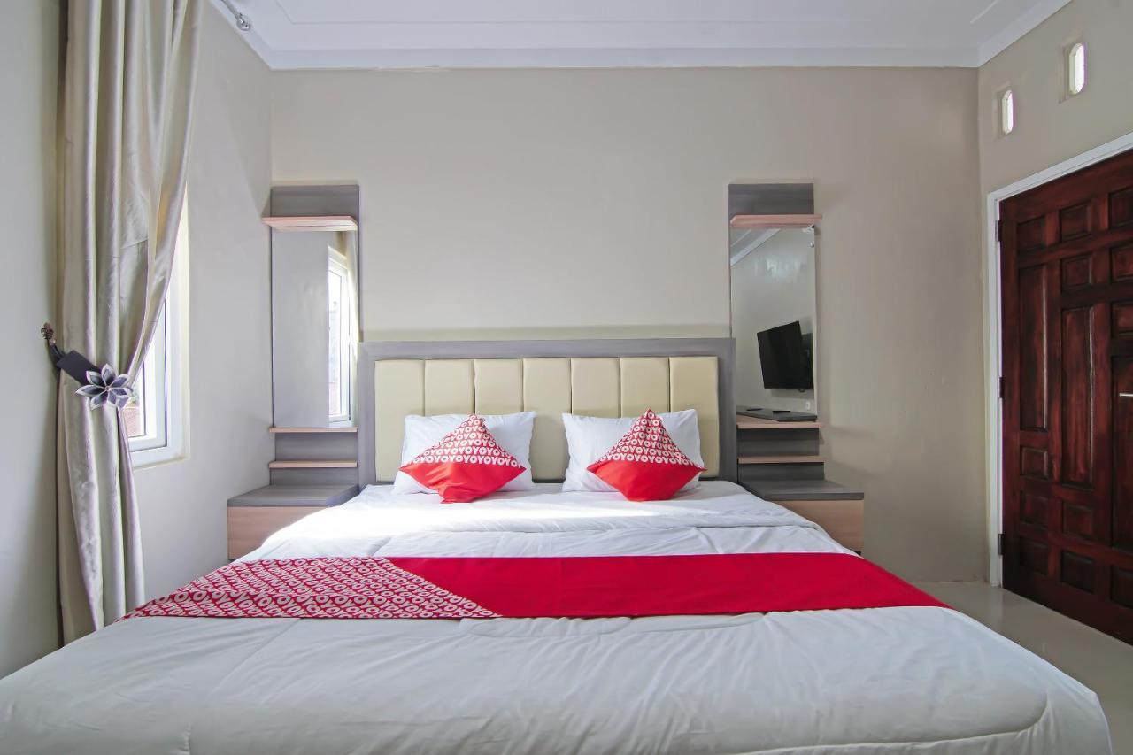 Oyo 91681 Raysa Homestay Pekanbaru Εξωτερικό φωτογραφία