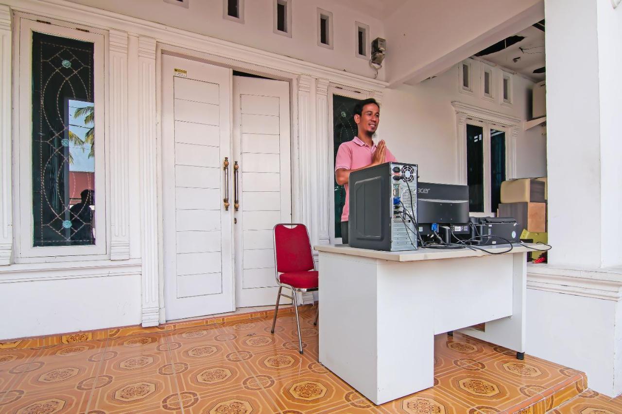 Oyo 91681 Raysa Homestay Pekanbaru Εξωτερικό φωτογραφία