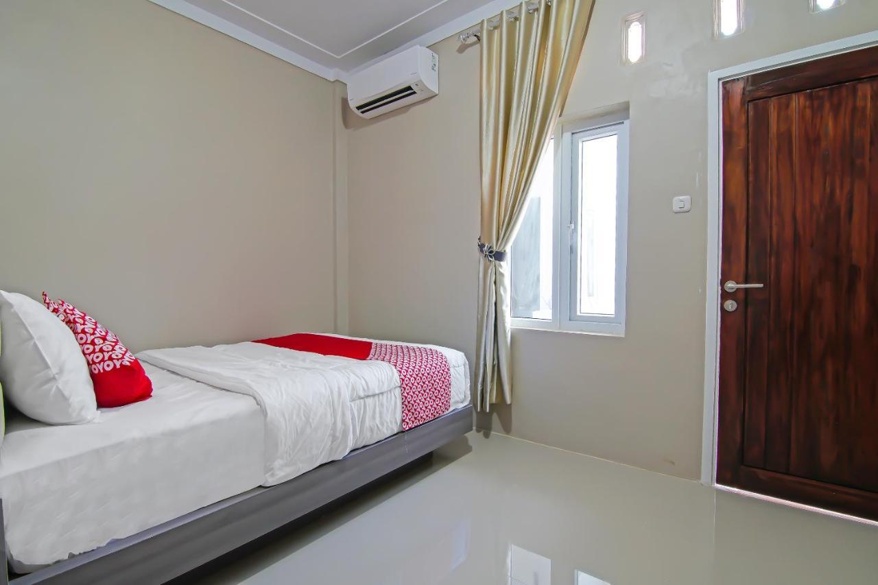 Oyo 91681 Raysa Homestay Pekanbaru Εξωτερικό φωτογραφία