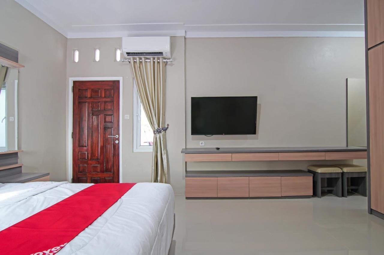 Oyo 91681 Raysa Homestay Pekanbaru Εξωτερικό φωτογραφία